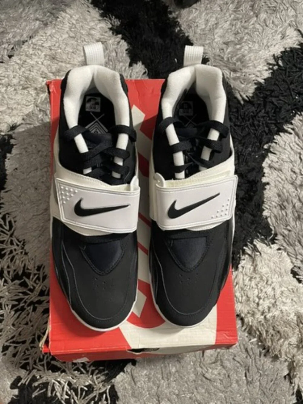 Nike Air Diamond Turf Black 309434-021 Men's Size 10 Deion Sanders
